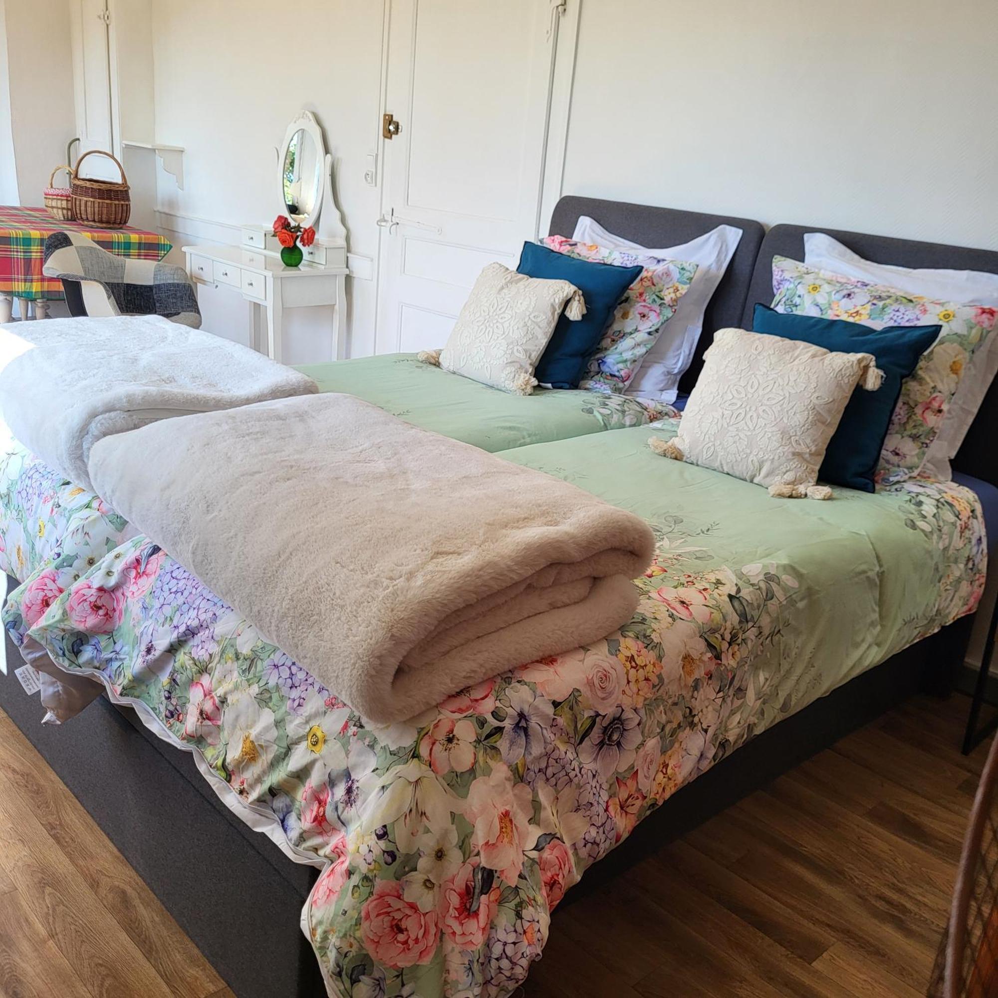 La Maison Horlogere , Spas Et Bain Nordique Les Fontenelles Extérieur photo